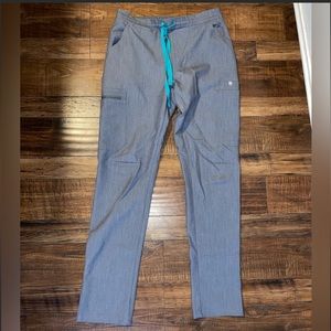 FIGS 💊 gray scrub set XS